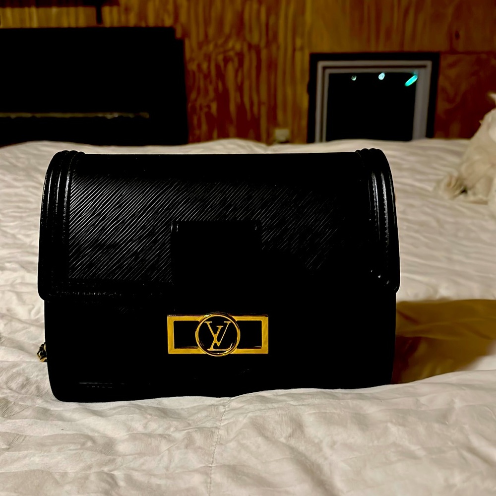 COPY - LV purse genius e leather dauphine MM epic leather